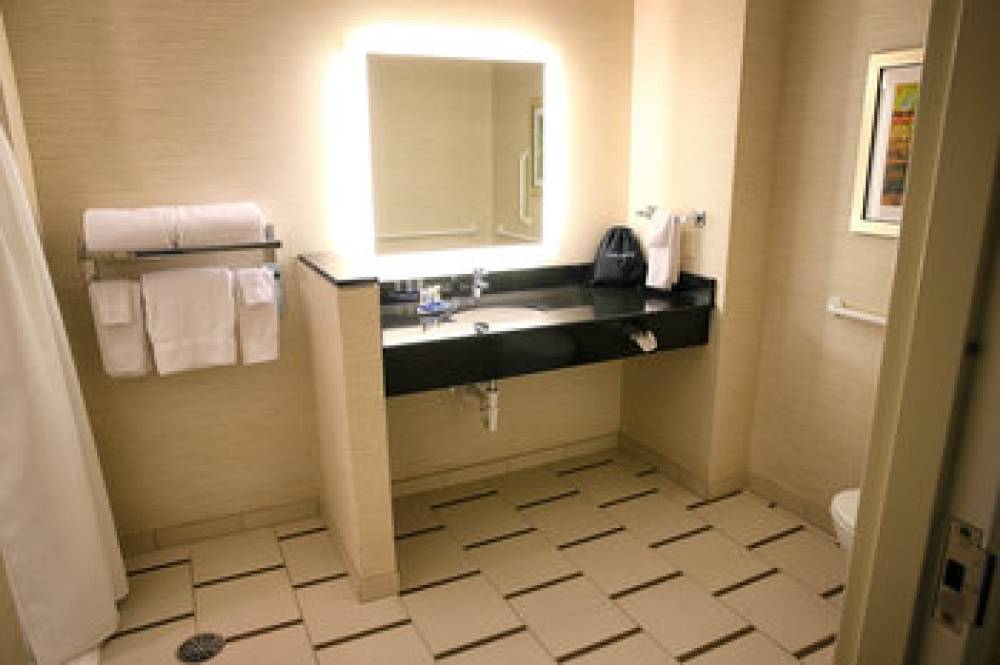 Fairfield Inn And Suites By Marriott Madison Verona 6