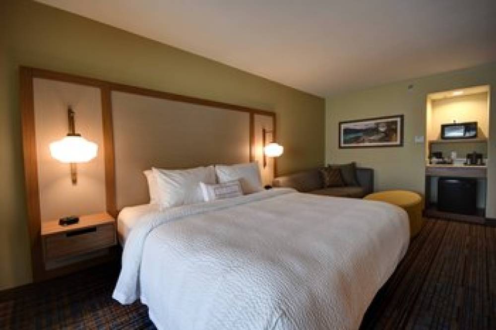 Fairfield Inn And Suites By Marriott Milwaukee North 6