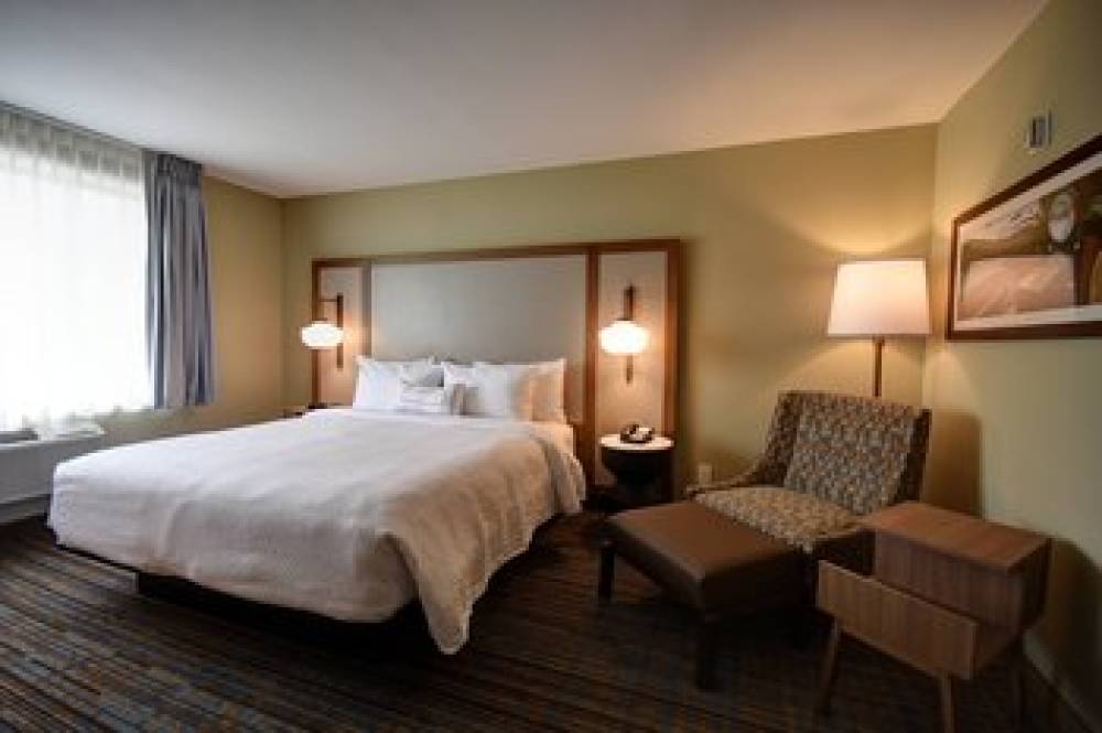 Fairfield Inn And Suites By Marriott Milwaukee North 4