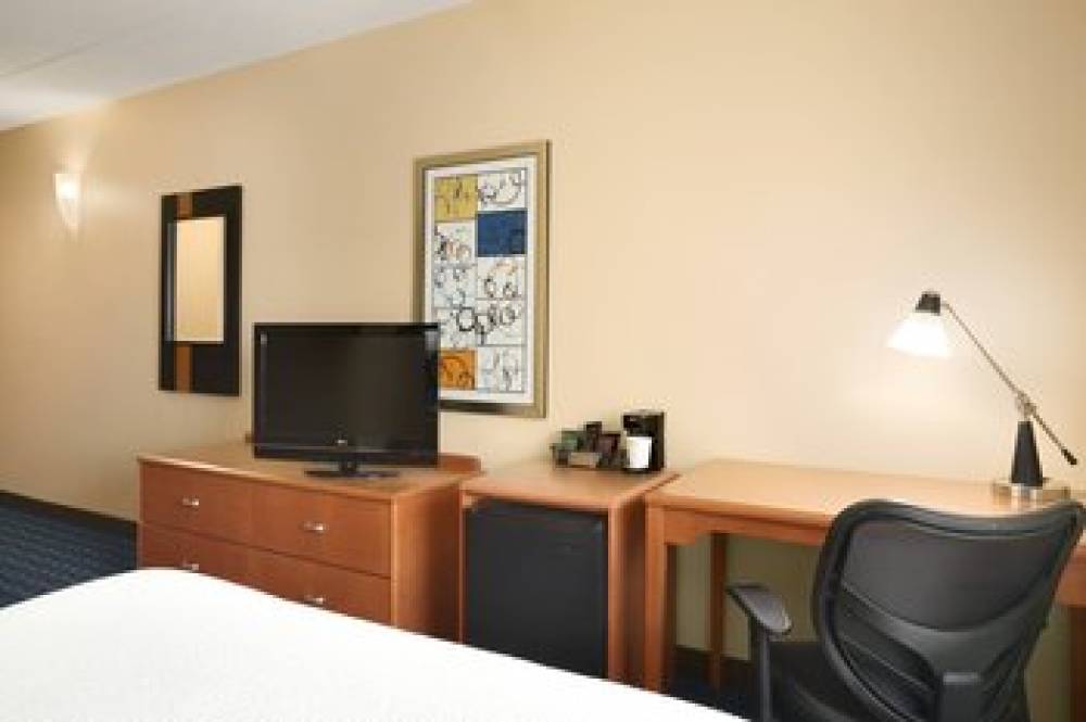 Fairfield Inn And Suites By Marriott Mpls Bloomington Mall Of America 10