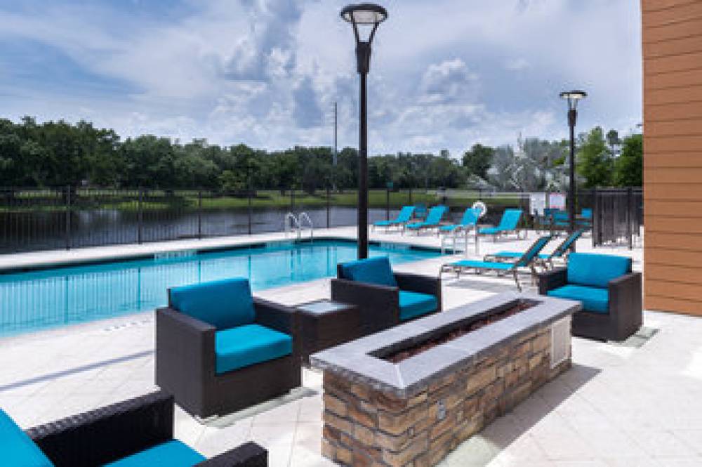Fairfield Inn And Suites By Marriott Orlando East Ucf Area