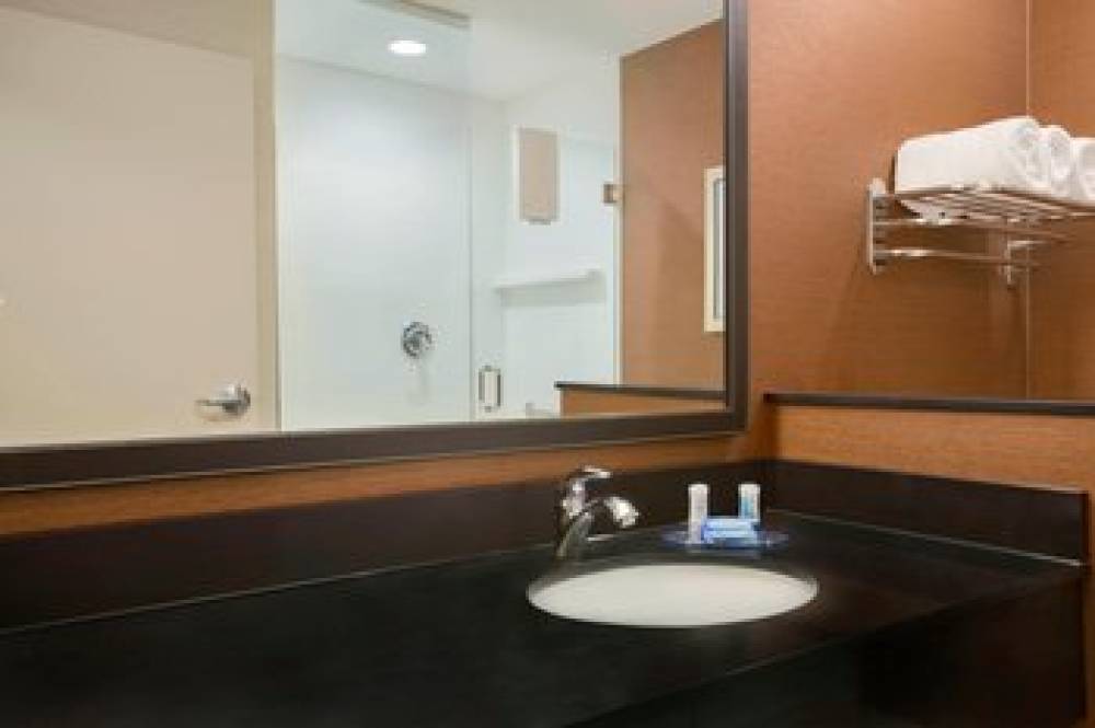 Fairfield Inn And Suites By Marriott Pittsburgh Arpt Robinson Township 9