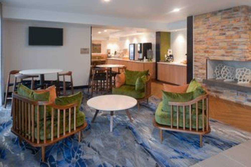 Fairfield Inn And Suites By Marriott Pittsburgh New Stanton 1