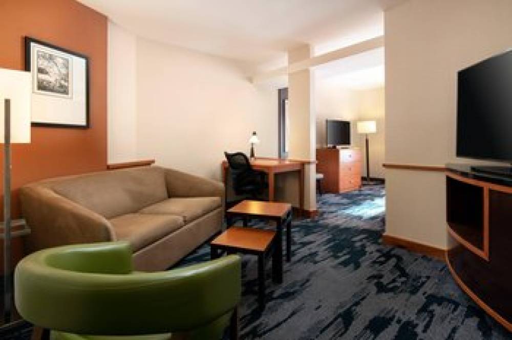 Fairfield Inn And Suites By Marriott Redding 10