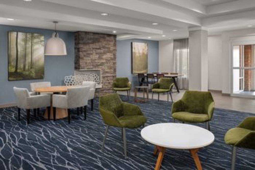 Fairfield Inn And Suites By Marriott Roanoke Hollins I-81 4