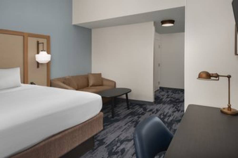 Fairfield Inn And Suites By Marriott Roanoke Hollins I-81 10