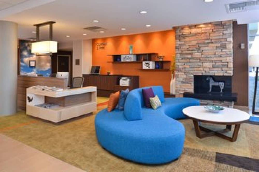 Fairfield Inn And Suites By Marriott Sacramento Airport Woodland 1