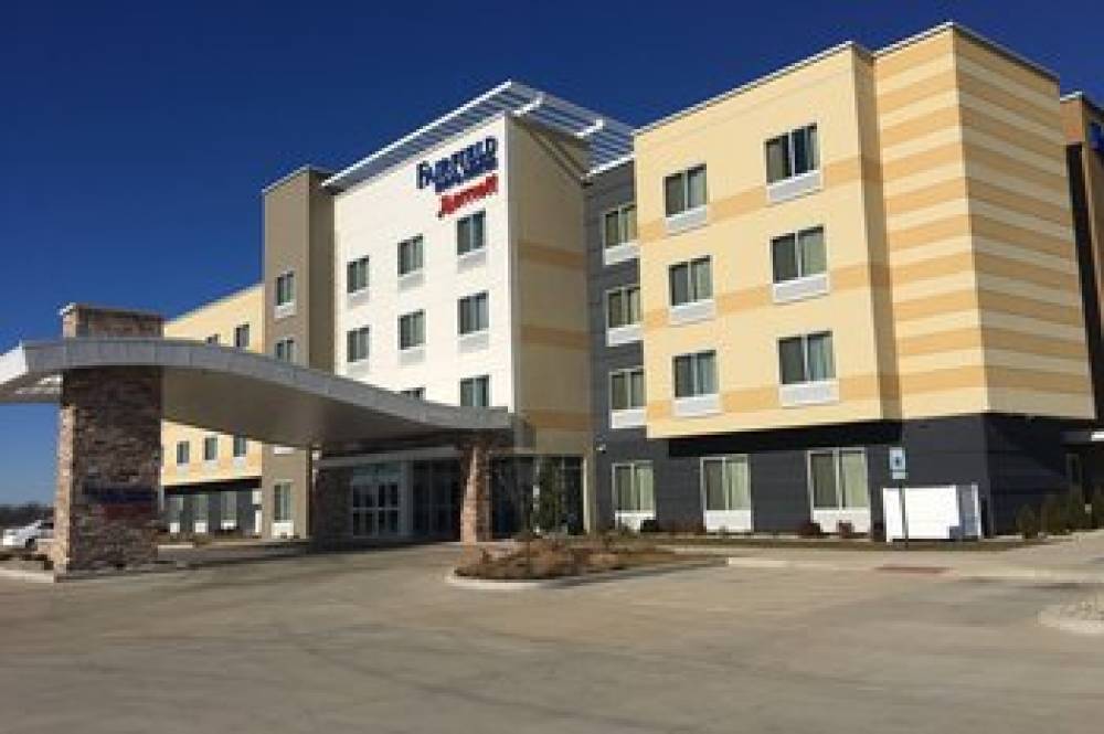 Fairfield Inn And Suites By Marriott St Louis Pontoon Bch Granite City 1