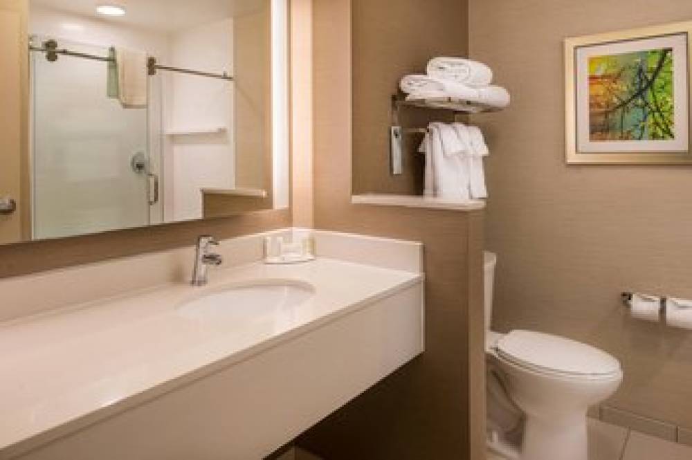 Fairfield Inn And Suites By Marriott St Louis Westport 8