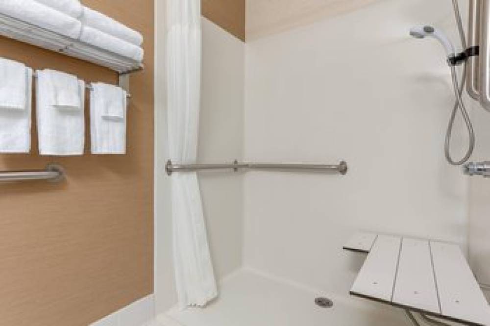 Fairfield Inn And Suites By Marriott Stevens Point 8