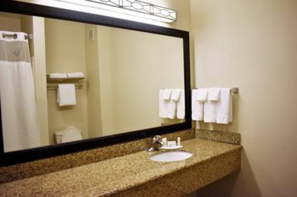 Fairfield Inn And Suites By Marriott Strasburg Shenandoah Valley 6