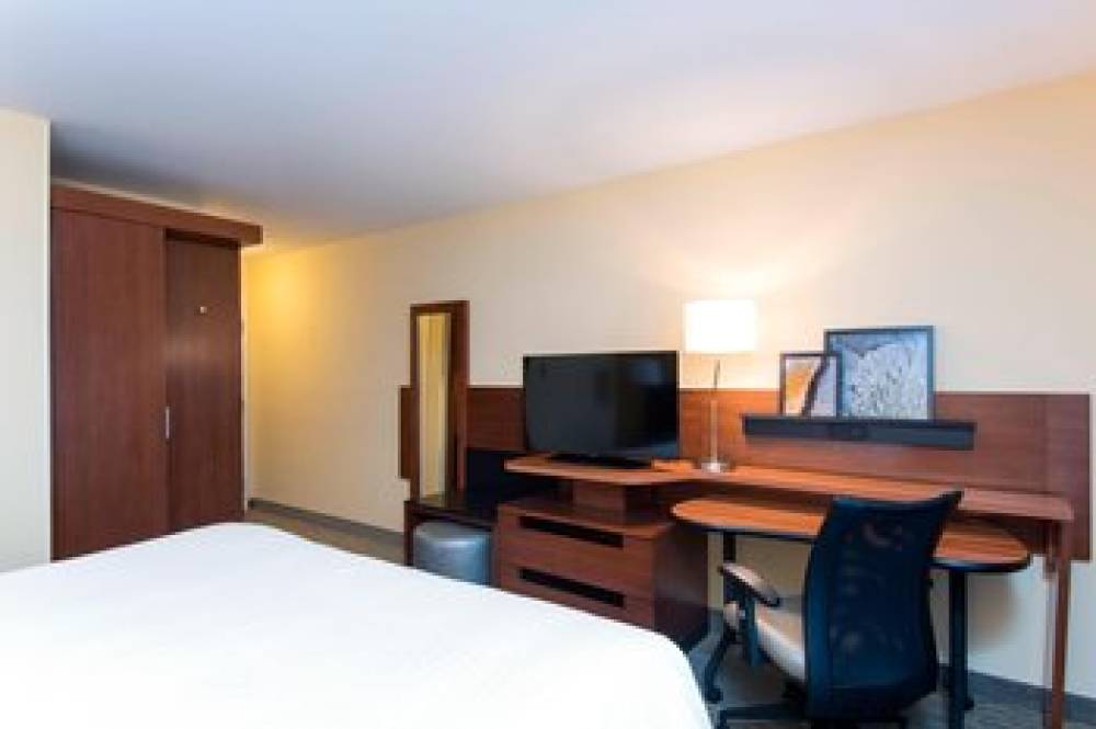 Fairfield Inn And Suites By Marriott Tampa Westshore Airport 9