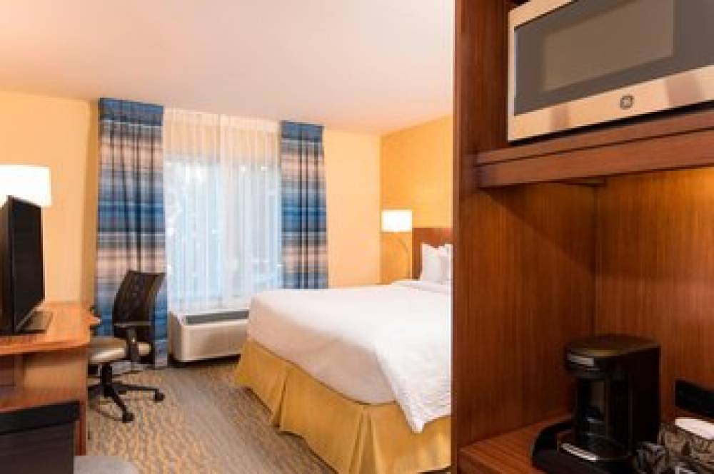 Fairfield Inn And Suites By Marriott Tampa Westshore Airport 10