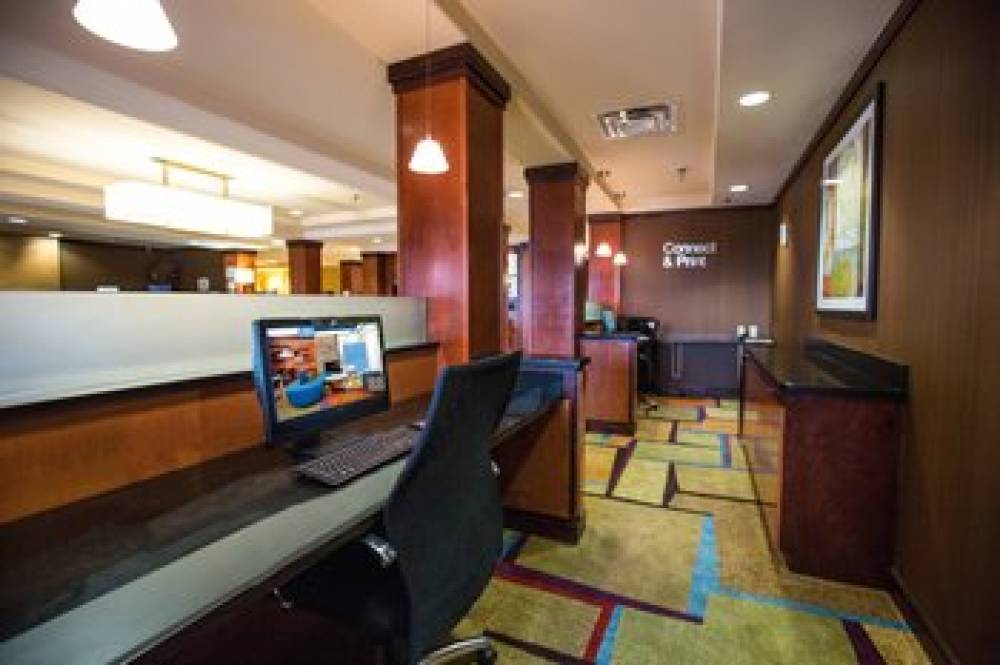 Fairfield Inn And Suites By Marriott Toledo North 9