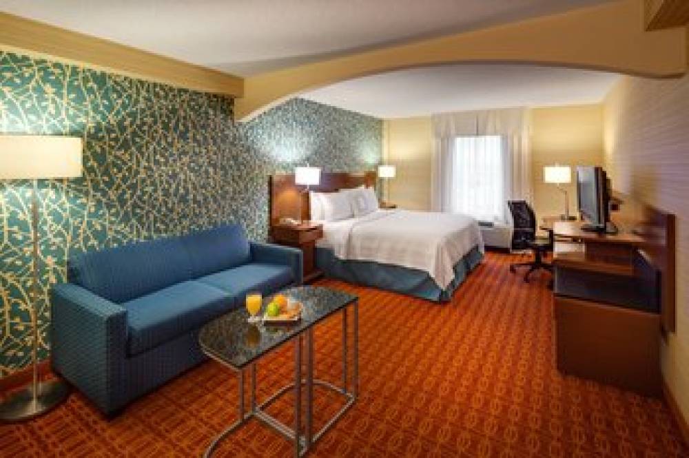 Fairfield Inn And Suites By Marriott Toronto Airport 8