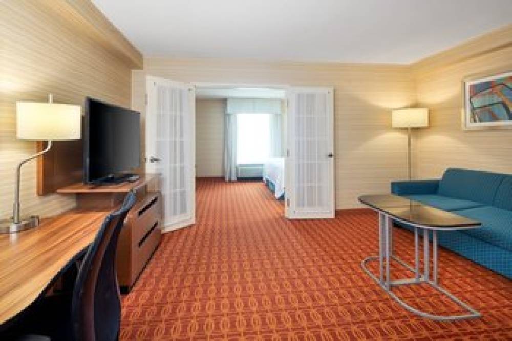 Fairfield Inn And Suites By Marriott Toronto Airport 9