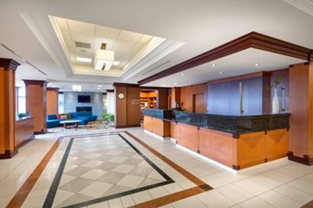 Fairfield Inn And Suites By Marriott Toronto Airport 4