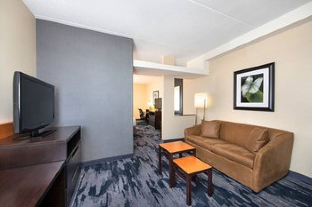 Fairfield Inn And Suites By Marriott Toronto Mississauga 7