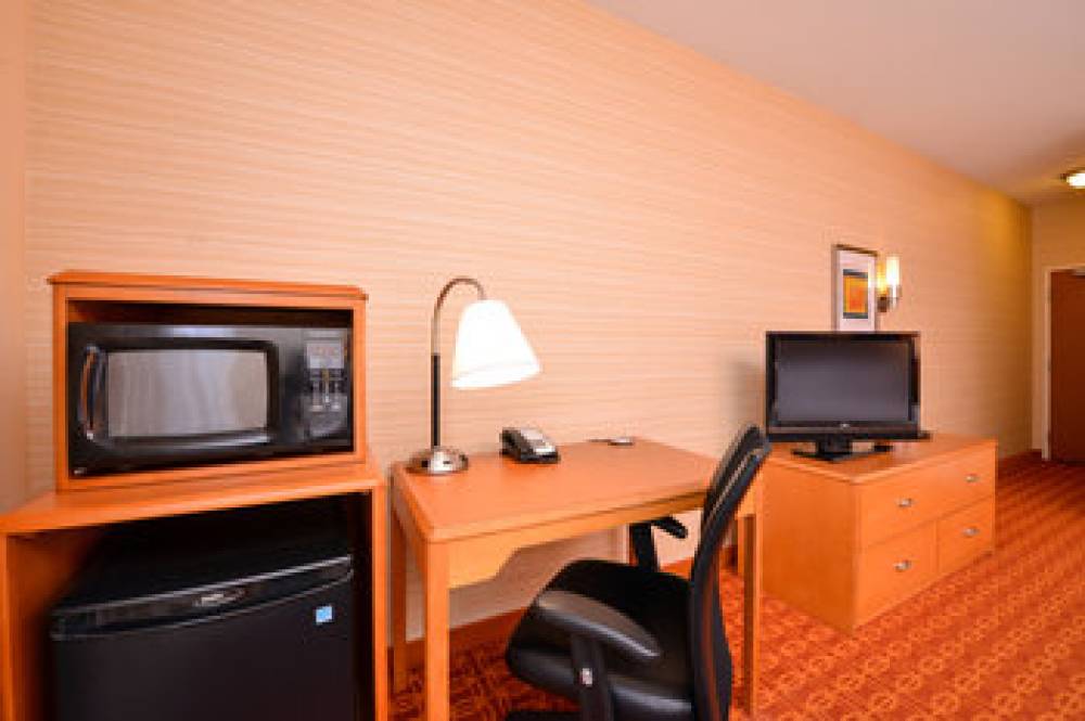 Fairfield Inn And Suites By Marriott White Marsh 7