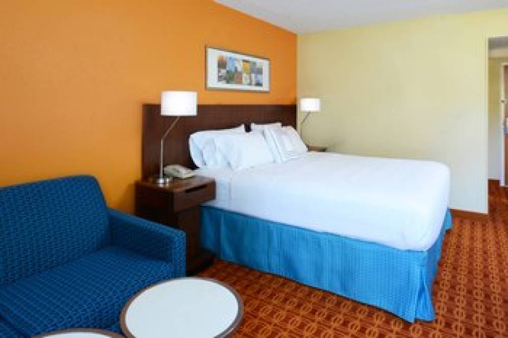 Fairfield Inn And Suites By Marriott Winston-Salem Hanes Mall 10