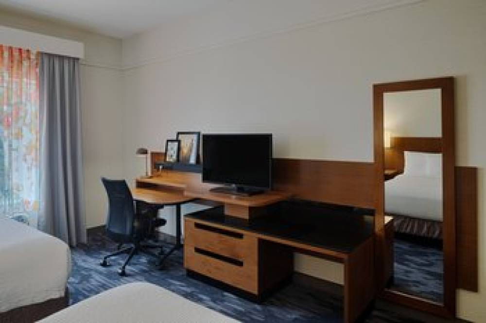 Fairfield Inn And Suites By Marrriott Columbus Airport 8