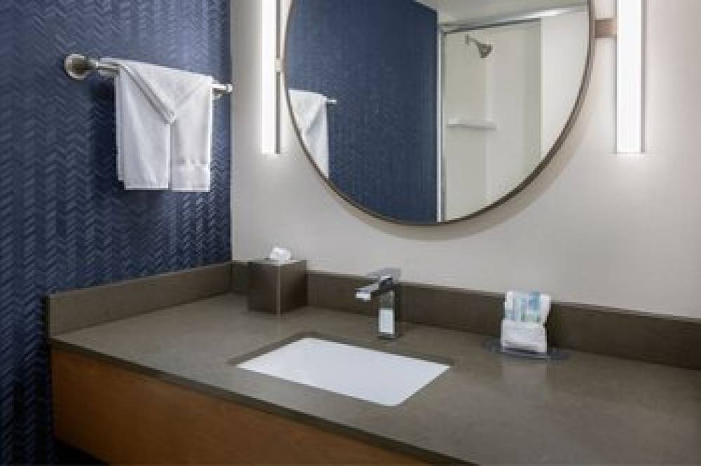 Fairfield Inn By Marriott Rochester Airport 7