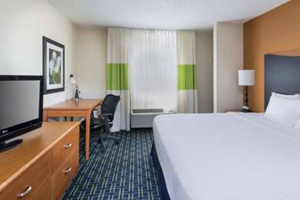 Fairfield Inn By Marriott Topeka 2