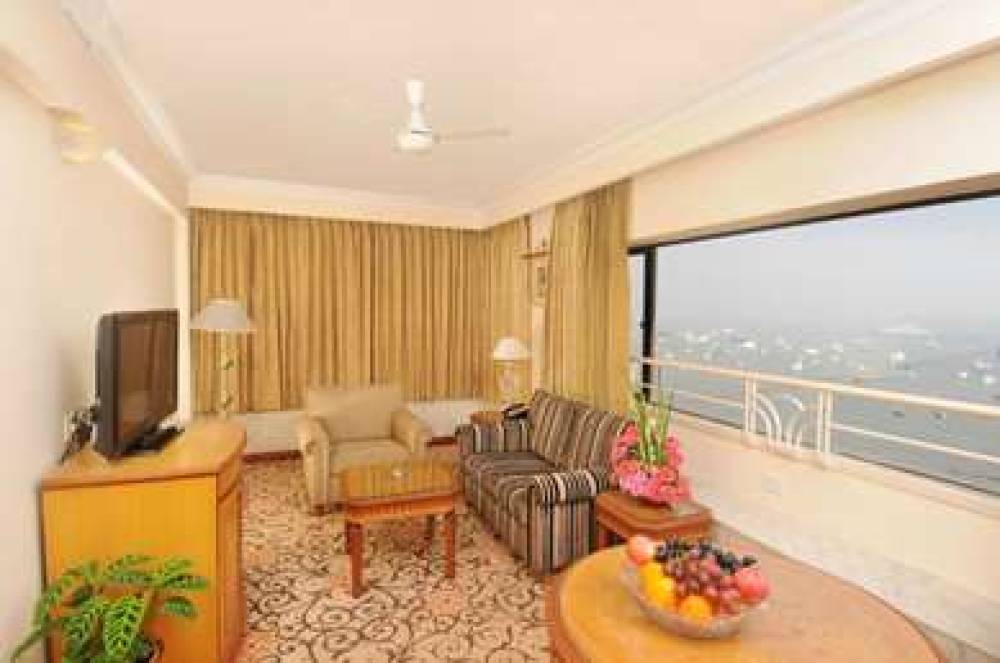 FARIYAS HOTEL MUMBAI COLABA 6