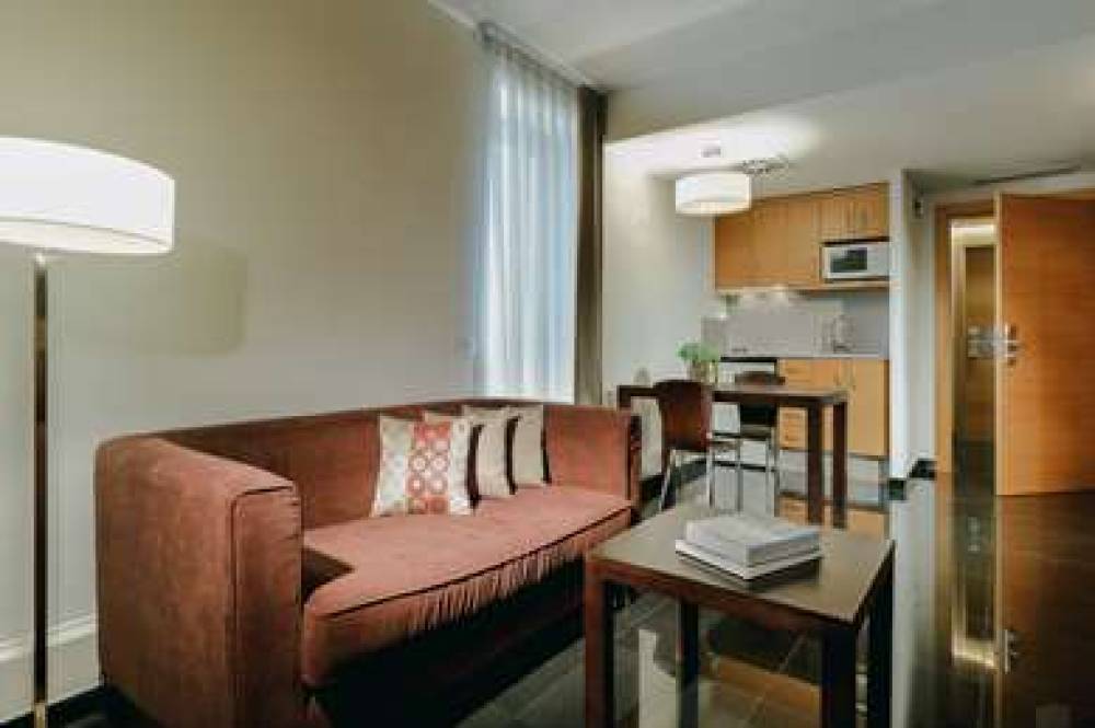 FIRA SUITES 3