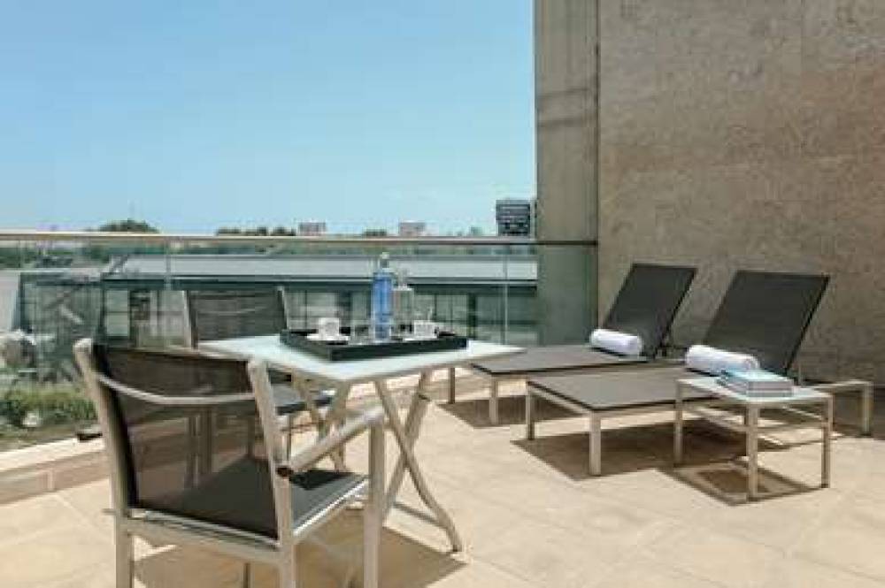 FIRA SUITES 7