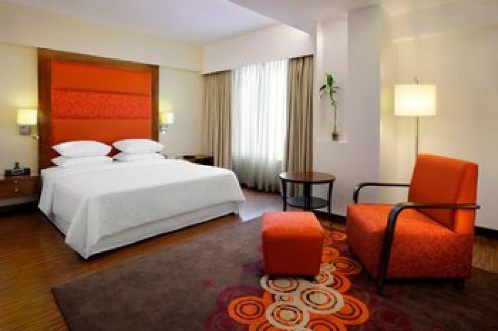 Four Points By Sheraton Ahmedabad 8