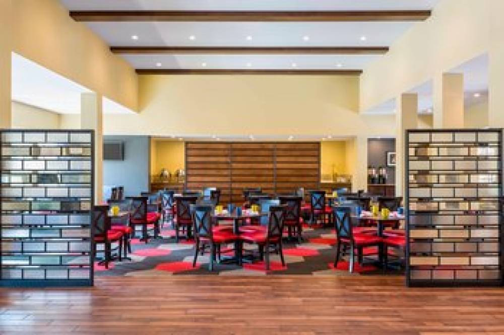 Four Points By Sheraton Buffalo Grove 10