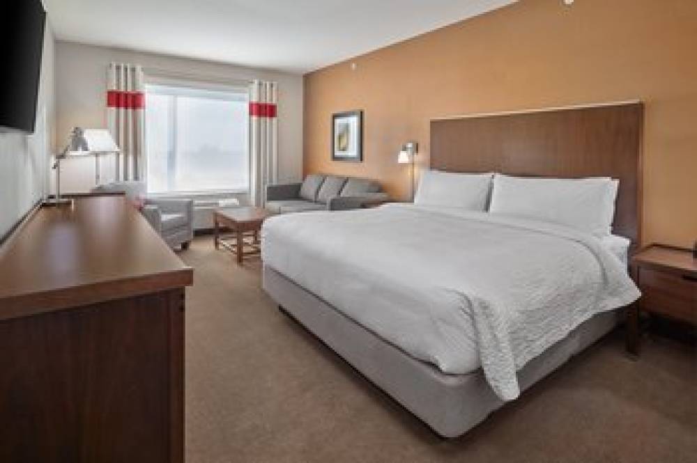 Four Points By Sheraton Edmonton West 5