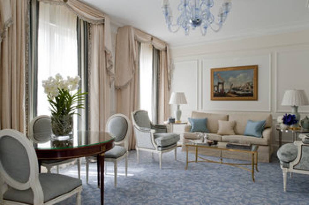 Four Seasons Hotel George V Paris 4