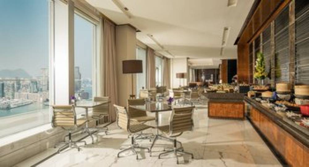 Four Seasons Hotel Hong Kong 10