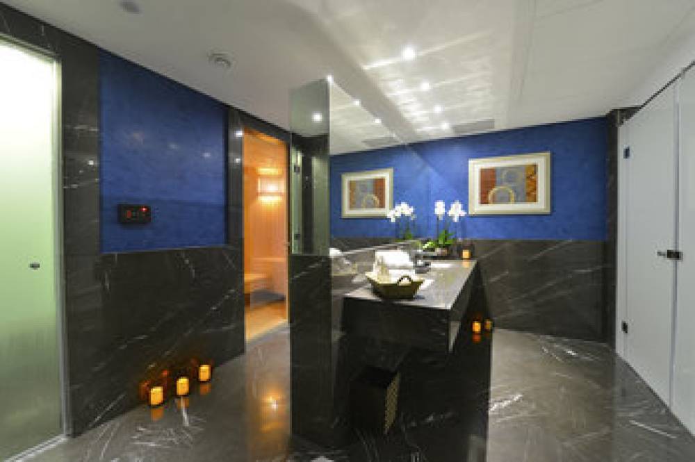 FRASER SUITES DIPLOMATIC AREA 10