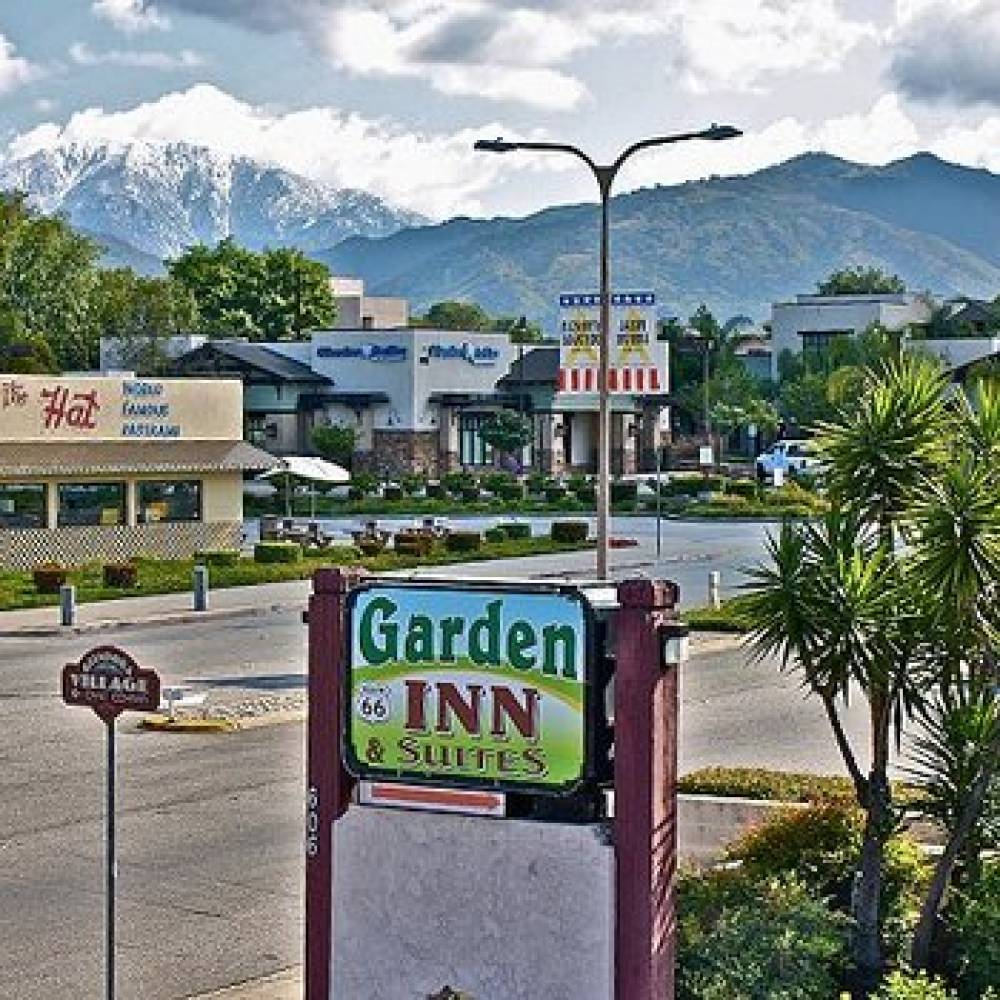 GARDEN INN AND SUITES 9