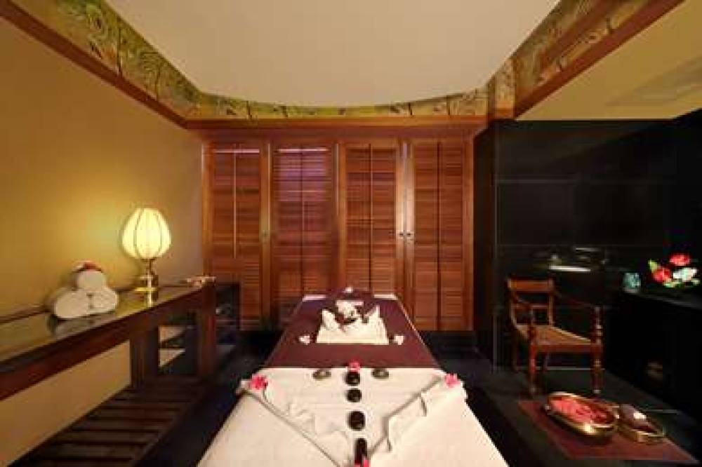 GOKULAM GRAND HOTEL AND SPA 10