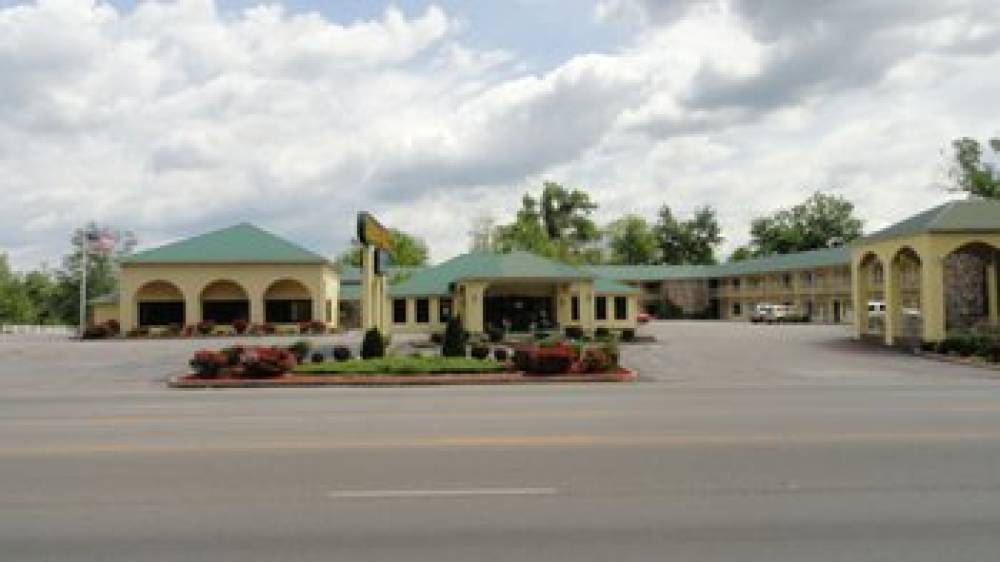 Golden Manor Inn And Suites