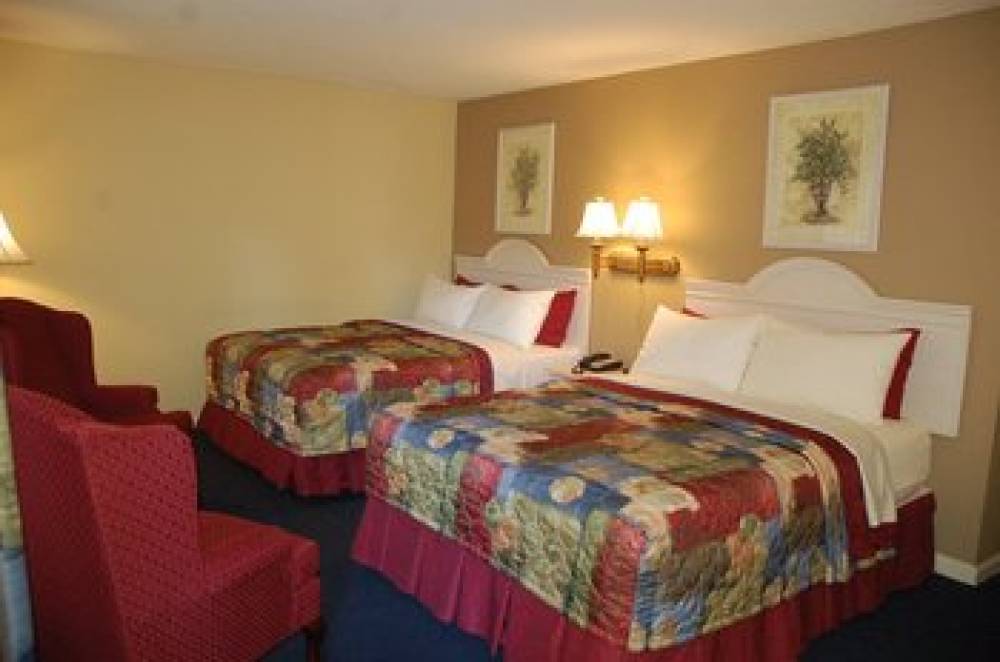 GOLDEN MANOR INN AND SUITES 4