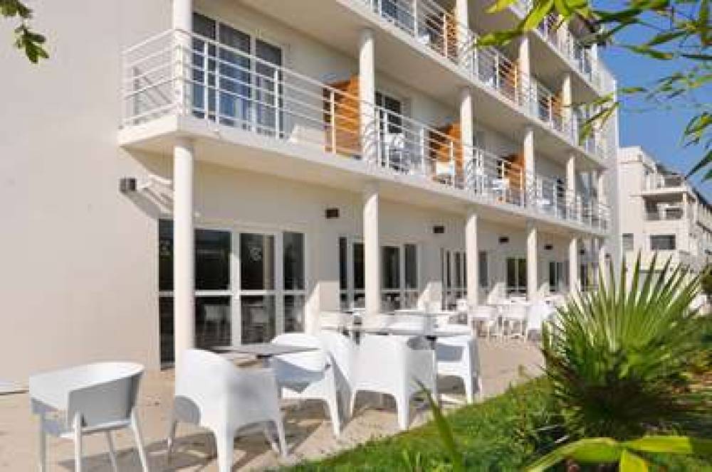 GOLDEN TULIP LA BAULE 4