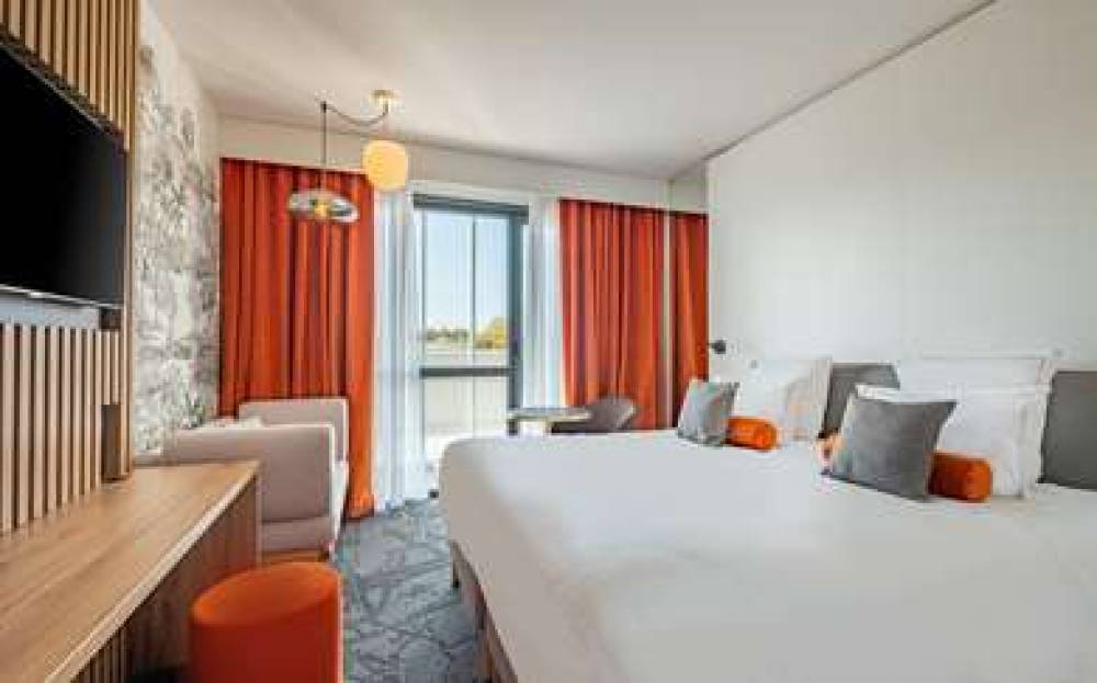 GOLDEN TULIP LYON OUEST - HOTEL & S 9