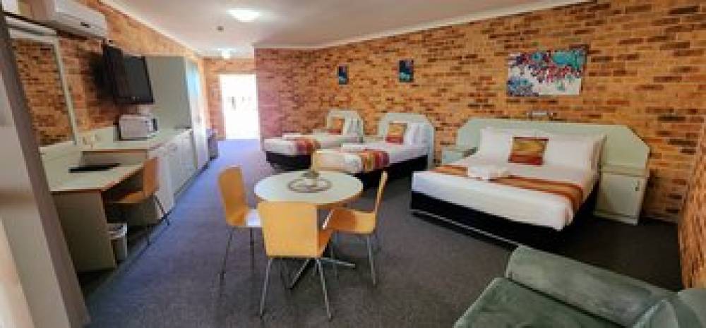 GOLF CLUB MOTOR INN WINGHAM 1