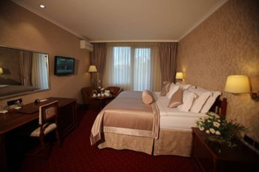 GRAND HOTEL AND SPA TIRANA 3