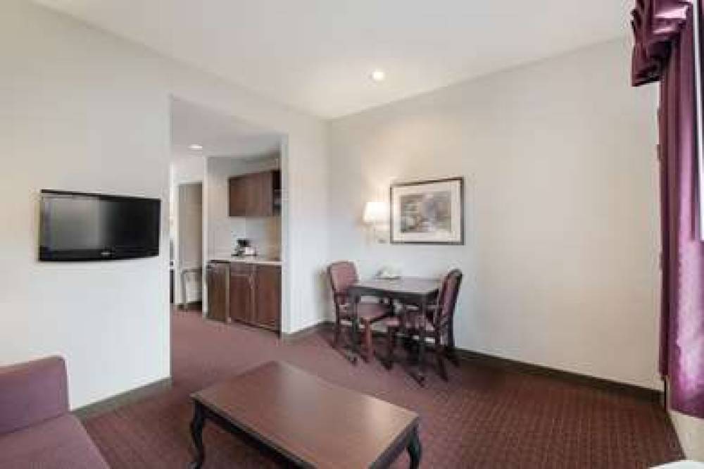 Grand Suites Bellingham 8