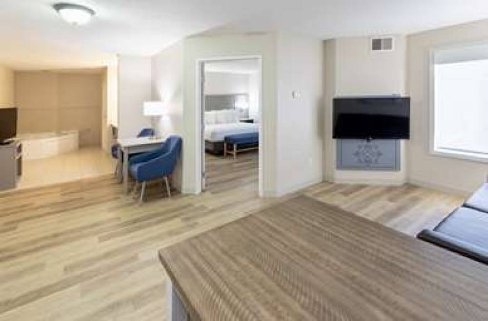 GRANDSTAY RESIDENTIAL SUITES 8