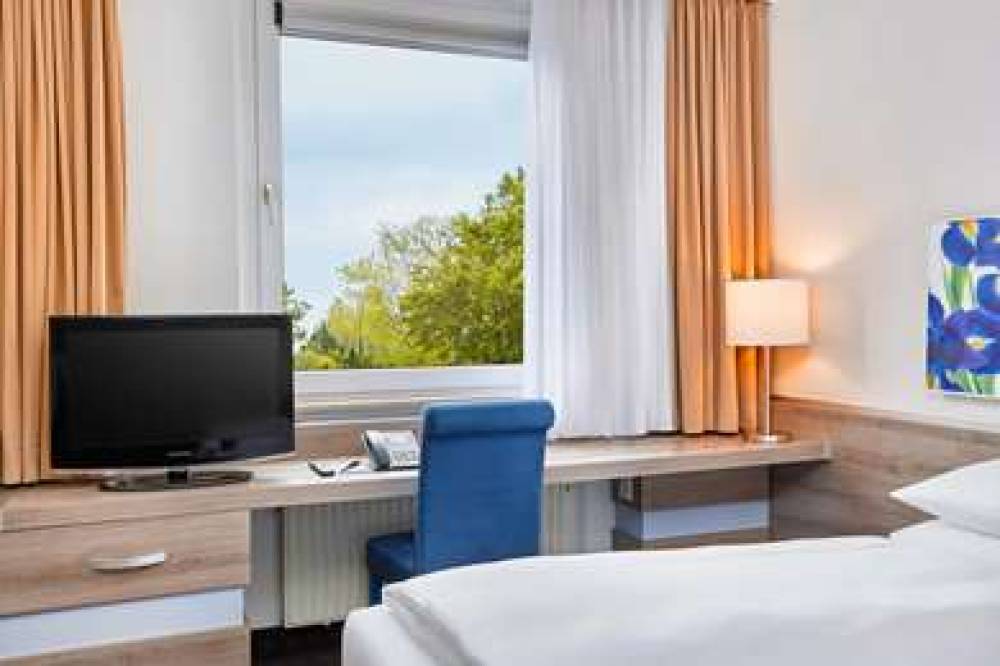 H PLUS HOTEL FRANKFURT AIRPORT 8