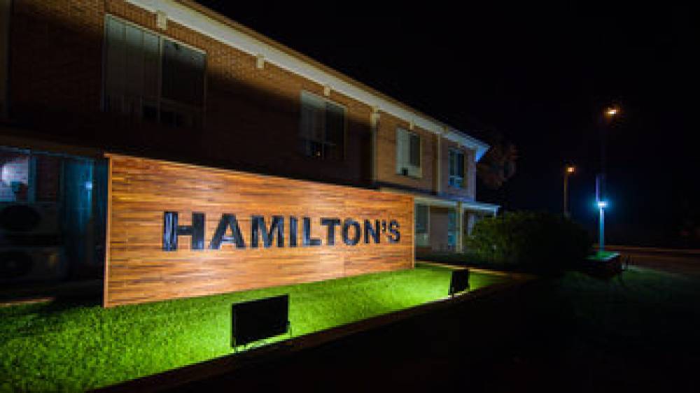 HAMILTON S QUEANBEYAN MOTEL 4