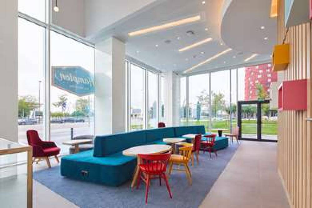 HAMPTON BY HILTON BARCELONA FIRA 6