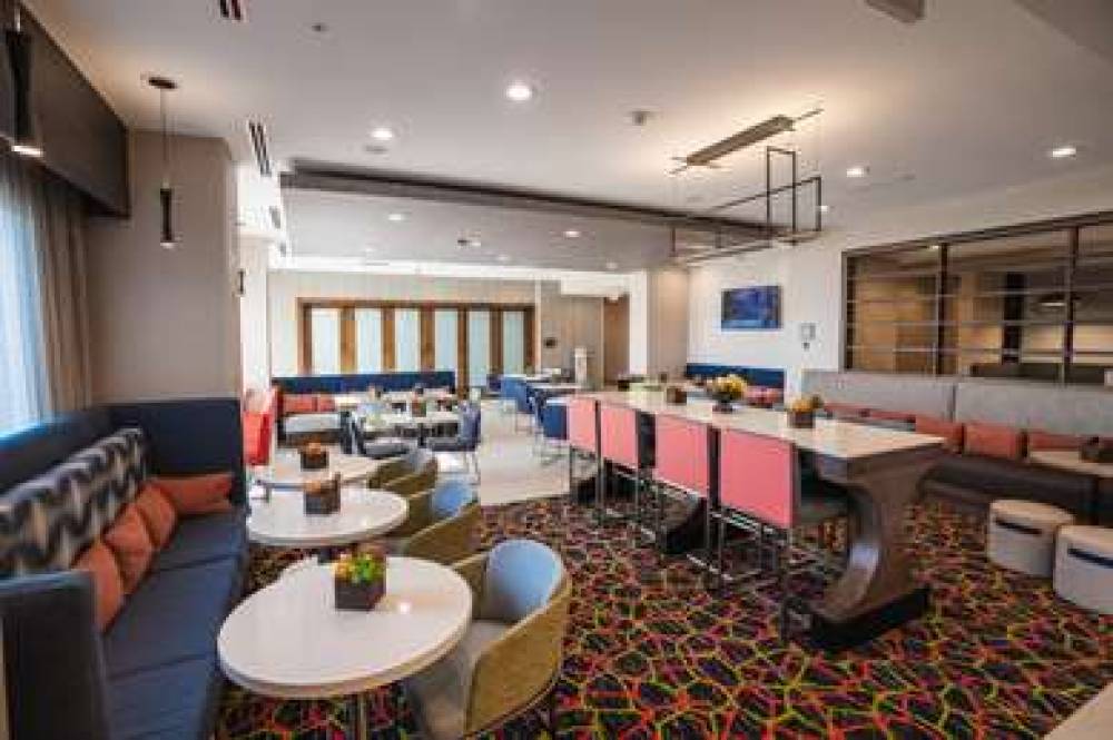 HAMPTON BY HILTON HUNTLEY CHICAGO 6